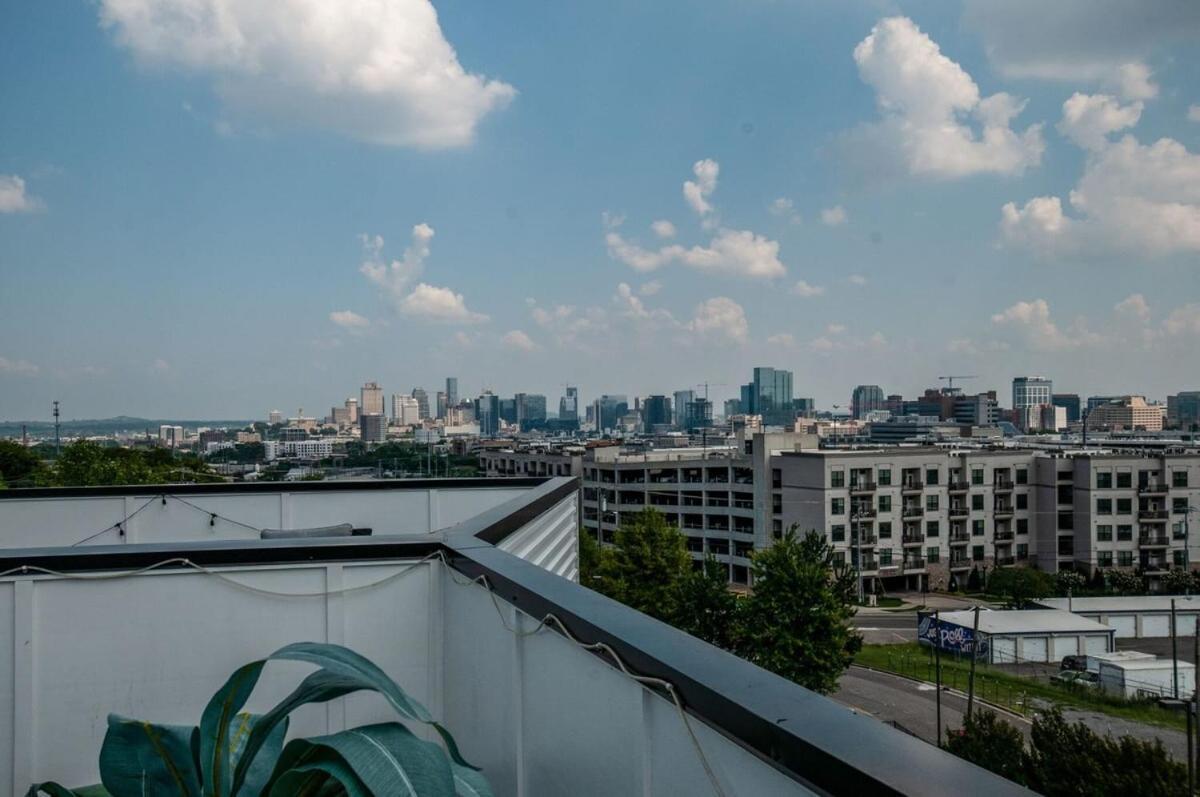 King & Queen 2 Homes - 24 Beds Views Holiday home Nashville