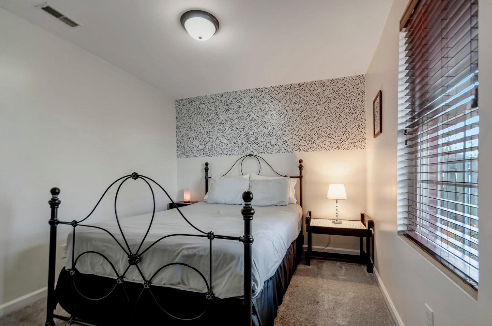 3 Bd 2 Bath Walking Distance To Nations *