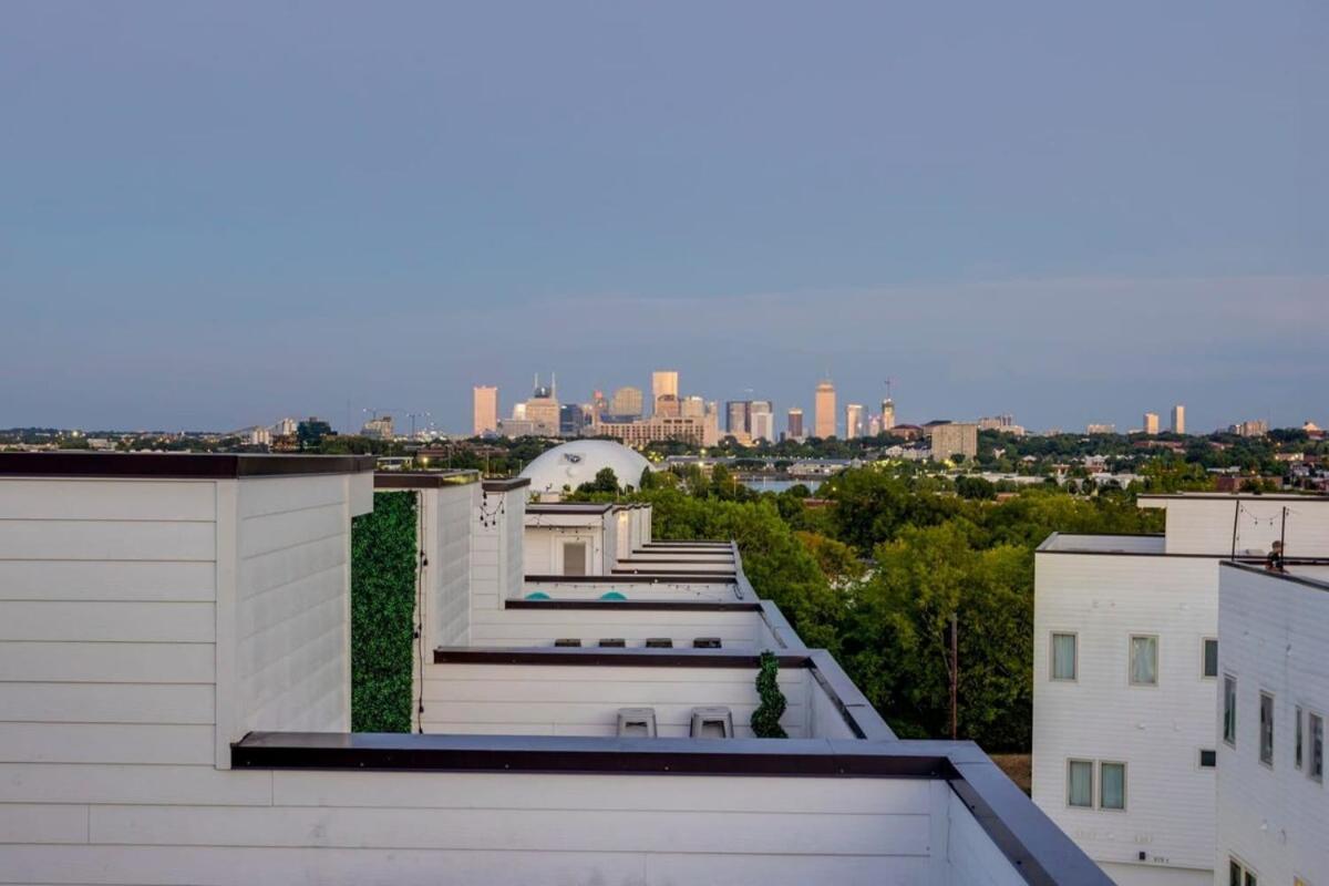 Holiday home 10 Percent Off Elevator Rooftop With Hot Tub & Views