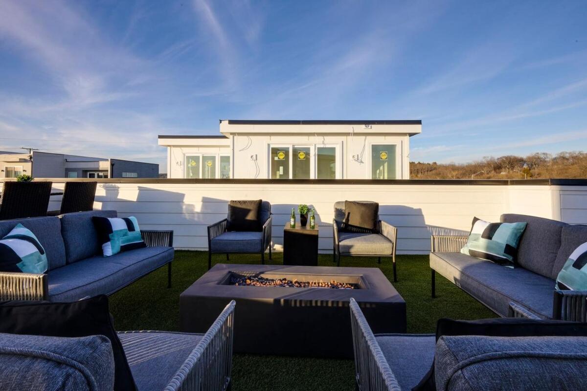 10 Percent Off Elevator Rooftop With Hot Tub & Views Holiday home Nashville