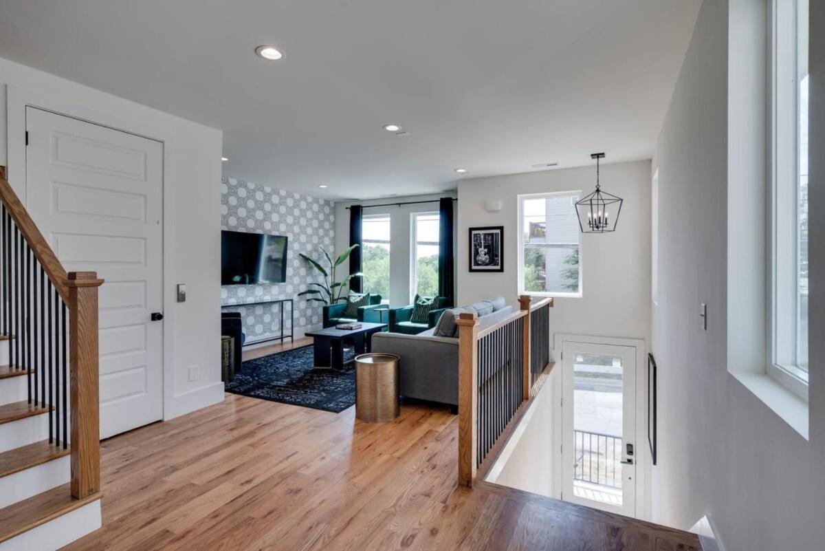 Holiday home 10 Percent Off Elevator Rooftop With Hot Tub & Views *