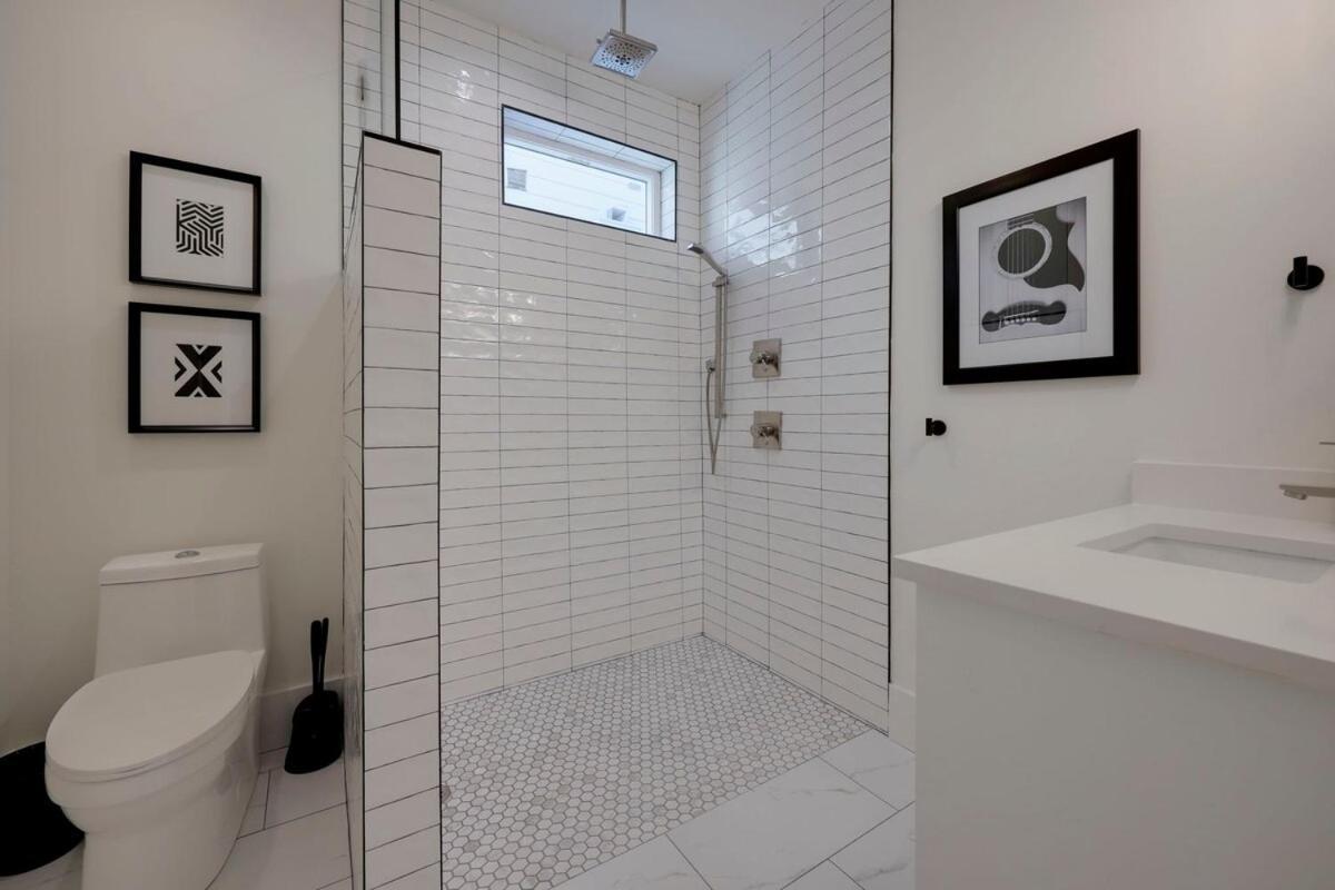 10 Percent Off Elevator Rooftop With Hot Tub & Views Holiday home Nashville