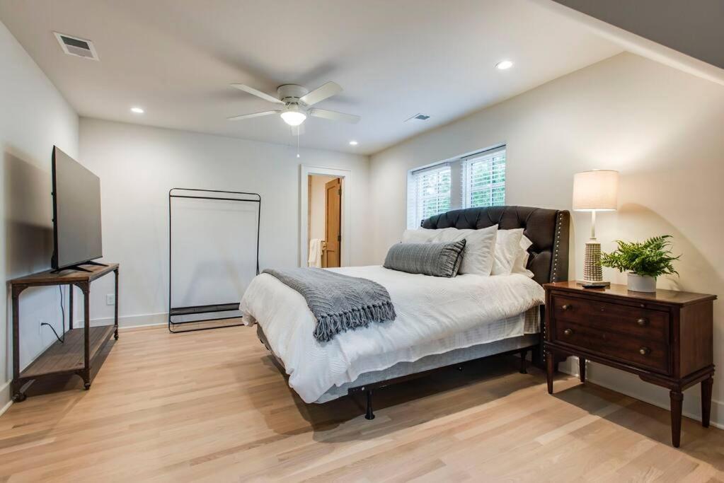 Lux West Nash Tudor 4mi To Dt Sleeps 9 Holiday home *