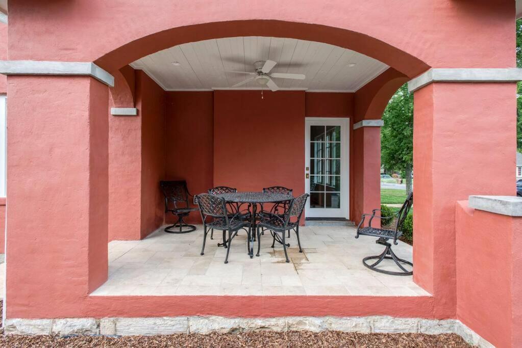 Holiday home Lux West Nash Tudor 4mi To Dt Sleeps 9 Nashville