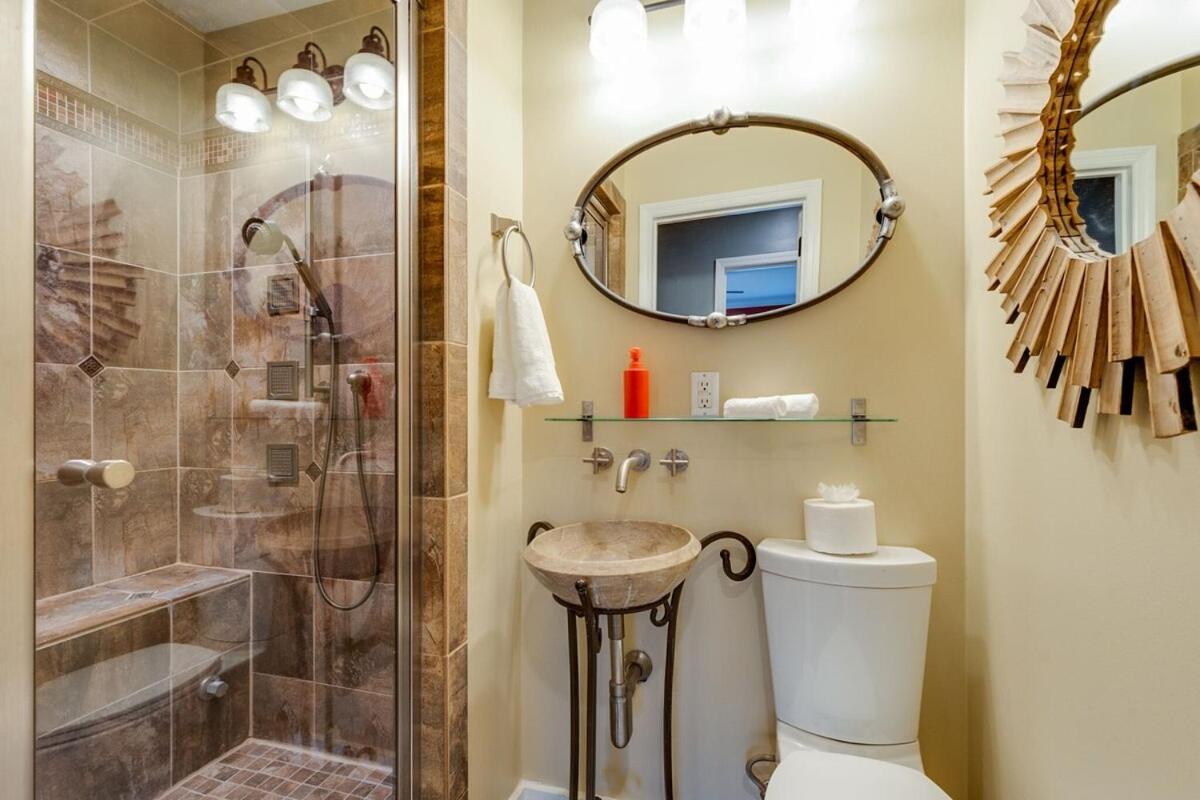 Historic East Nash Sleeps 6 Nashville