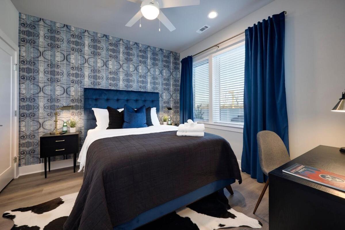 New Lux Townhome 6 Mins To Dt Rooftop Sleeps 12 Holiday home
