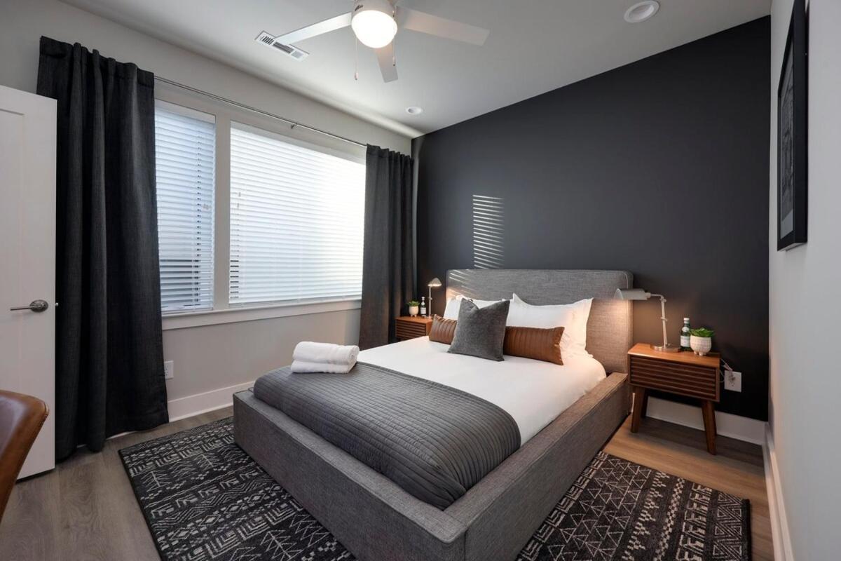New Lux Townhome 6 Mins To Dt Rooftop Sleeps 12 *
