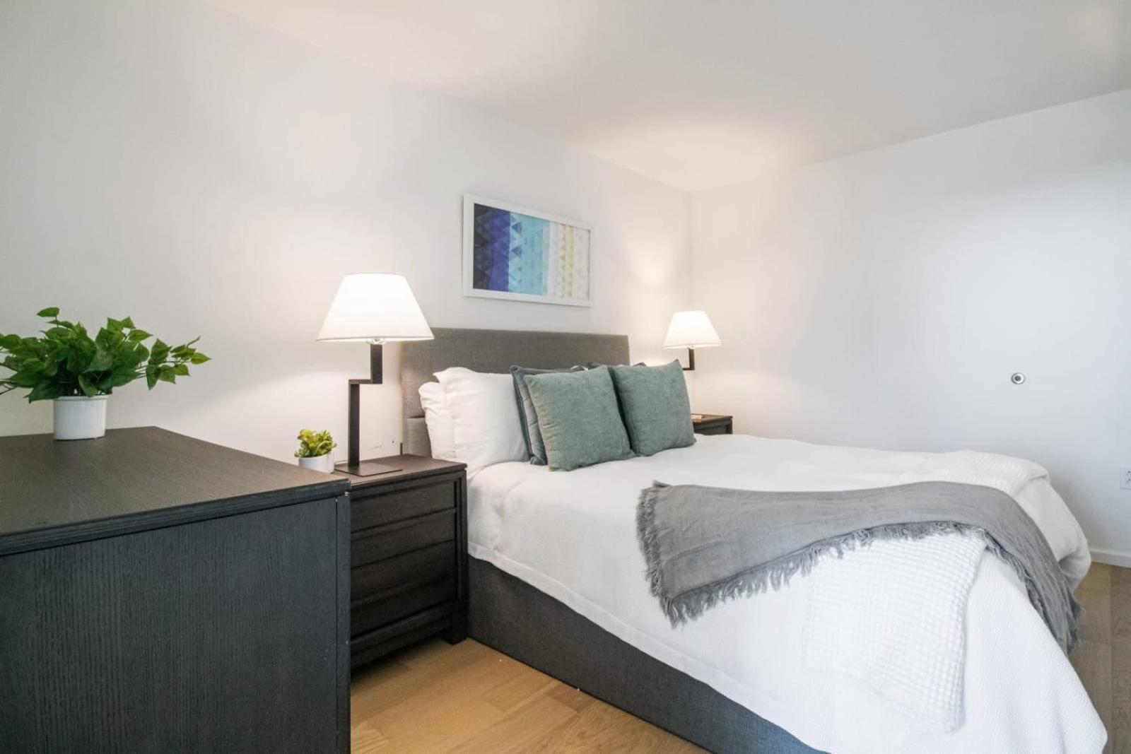 Contemporary City Living In Apartment Nashville