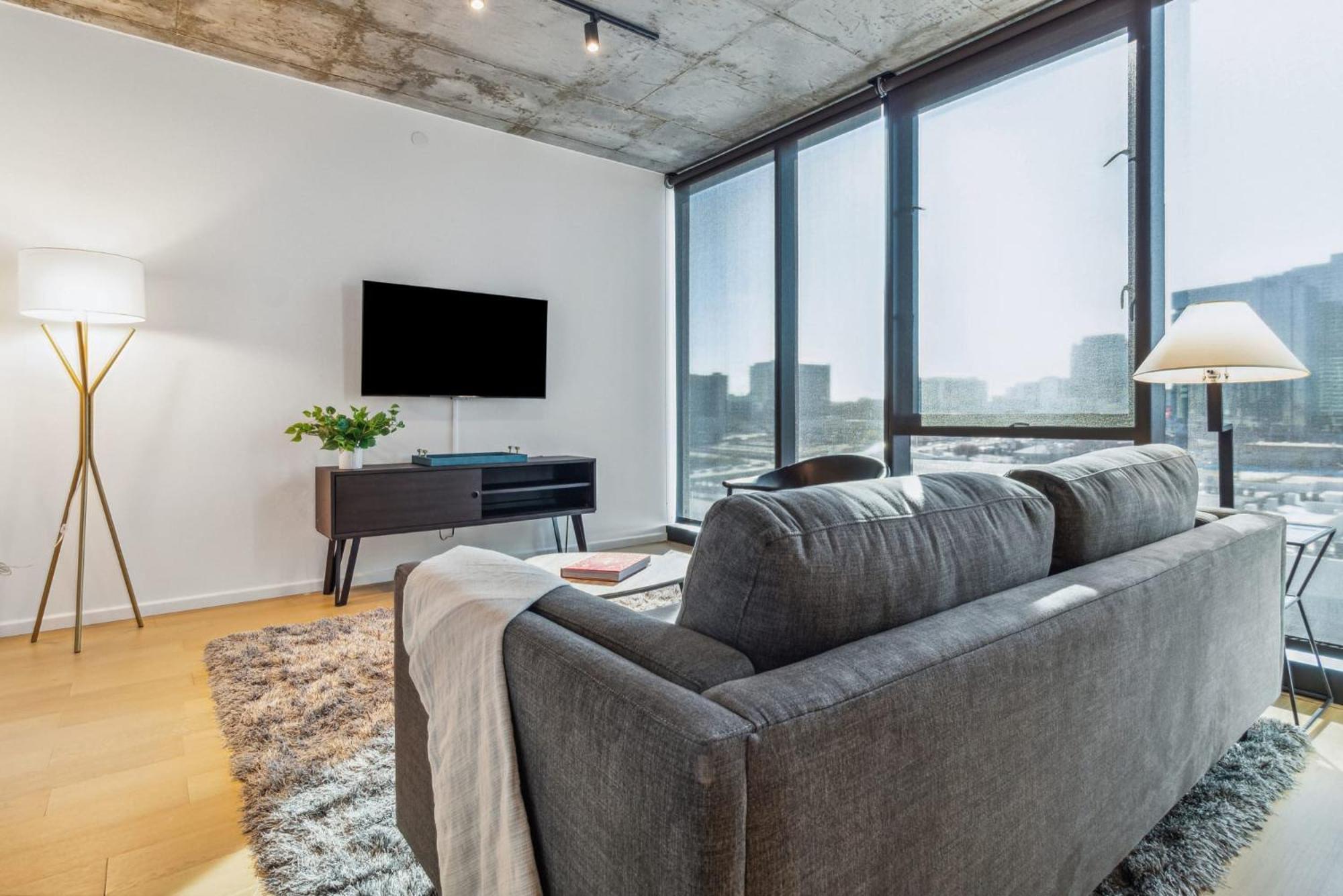 Apartment Contemporary City Living In Nashville