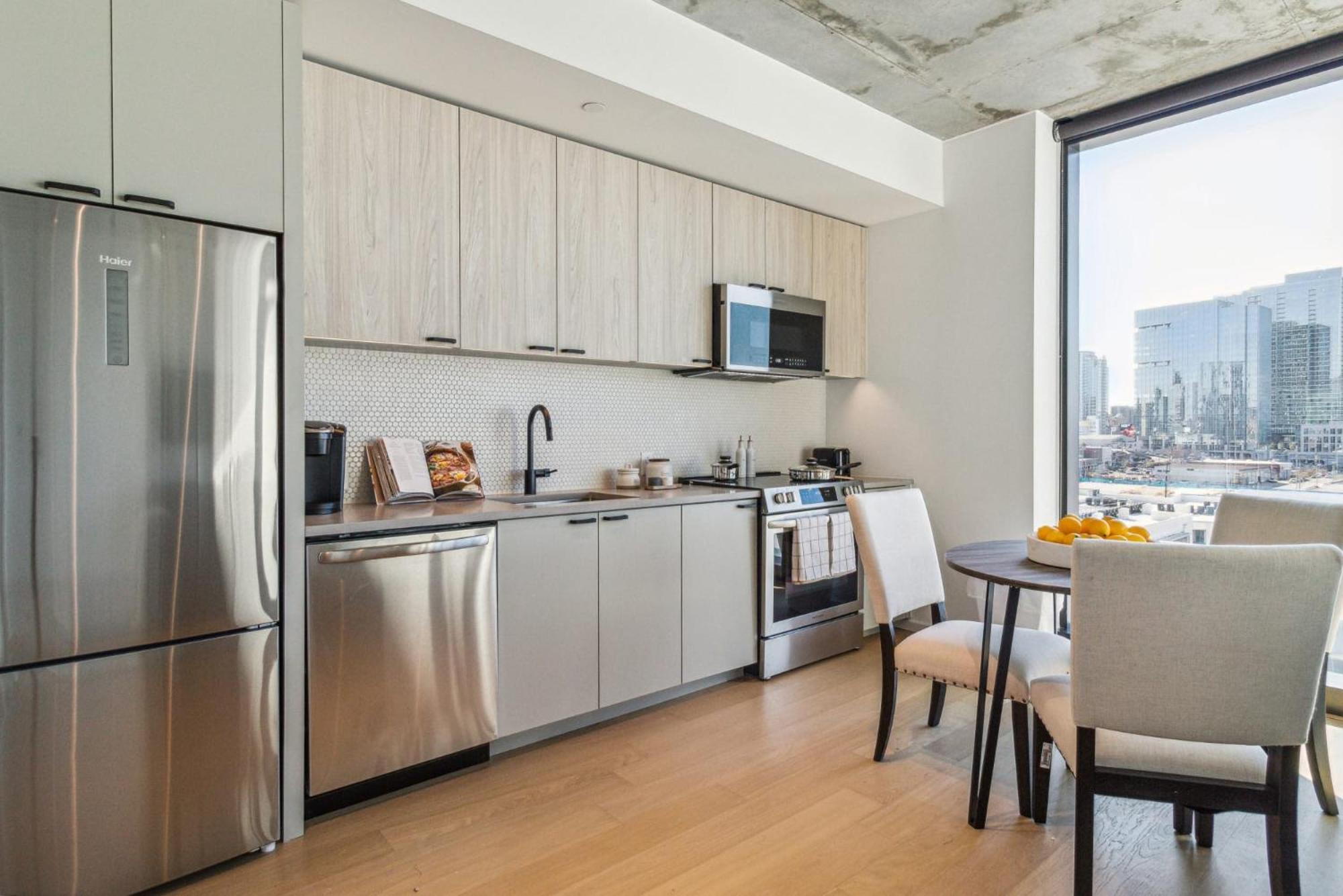 Contemporary City Living In Apartment