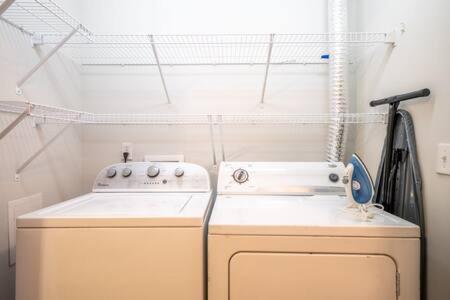 Apartment Two Cozysuites Spacious Music Row With Parking Nashville