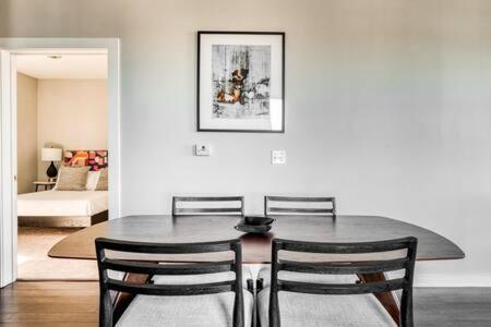 Apartment Two Cozysuites Spacious Music Row With Parking Nashville