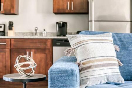 Cozysuites Music Row Modern 1br W/free Parking! 32 Apartment Nashville