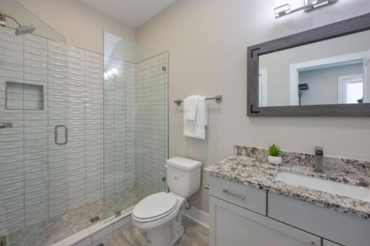 Holiday home Luxury Four-story With Rooftop Views, 10min To Downtown! Sleeps 12! Nashville