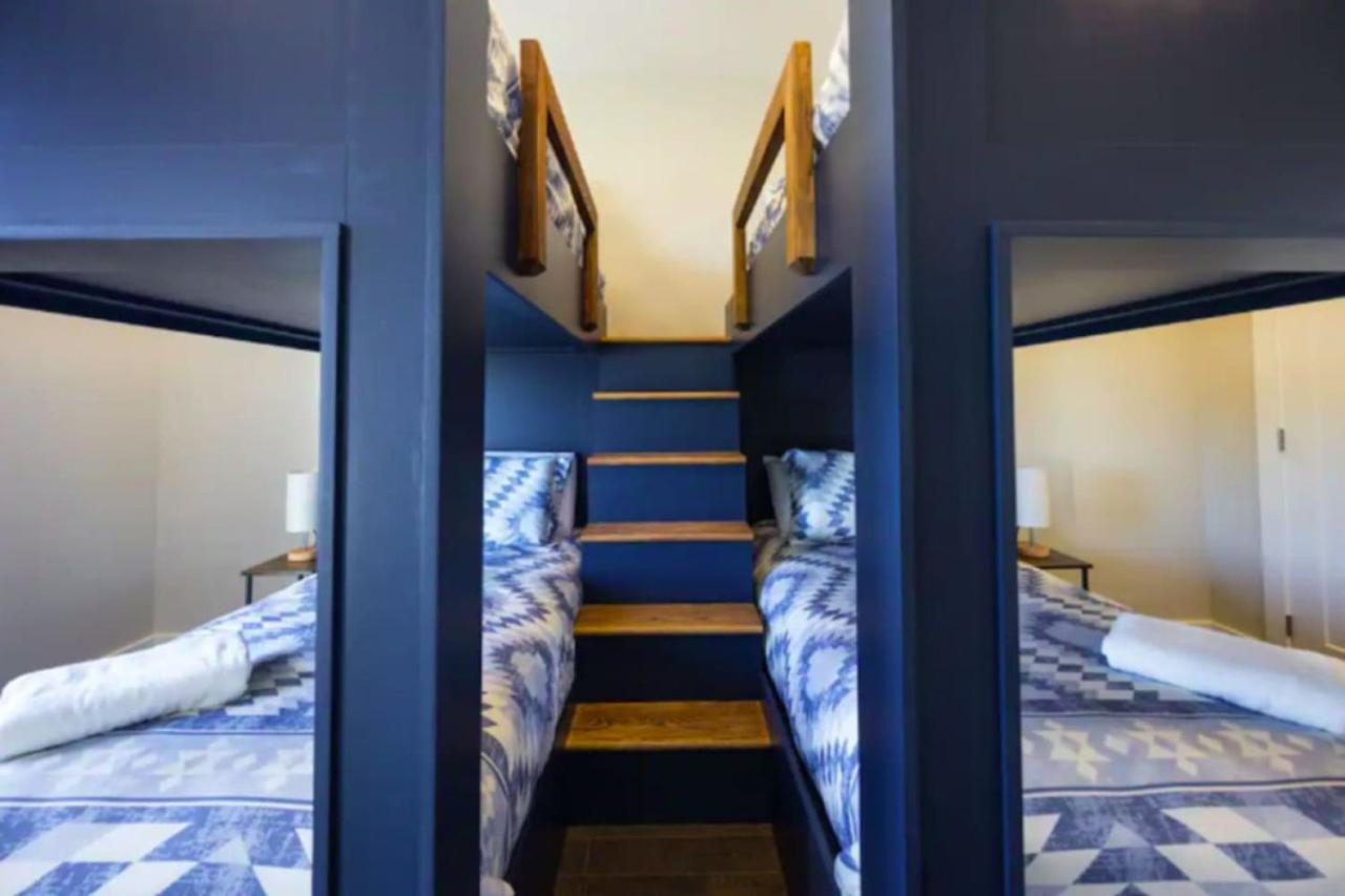 Luxury Four-story With Rooftop Views, 10min To Downtown! Sleeps 12! Holiday home *