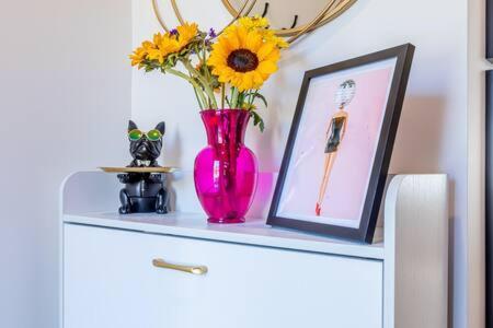 Holiday home Disco Dollhouse - East + 2 8 Mi Downtown Nashville