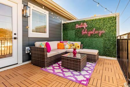 Disco Dollhouse - East + 2 8 Mi Downtown Nashville