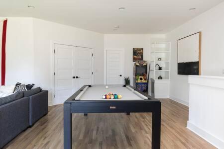 The Waylon - 8 Beds And Cozy Rooftop Lounge Nashville