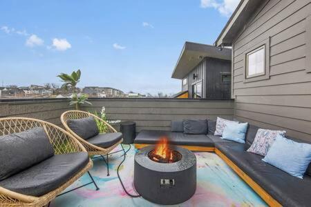 Holiday home The Jolene - 10 Beds And Cozy Rooftop W Fire Pit