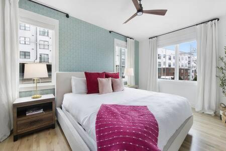 The Jolene - 10 Beds And Cozy Rooftop W Fire Pit *
