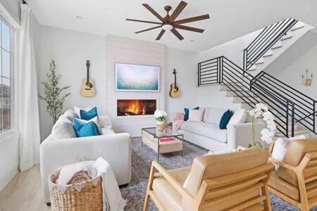 The Jolene - 10 Beds And Cozy Rooftop W Fire Pit Nashville
