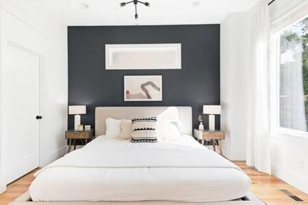 The Hadley House - Cozy Porch & Fenced In Backyard Holiday home *