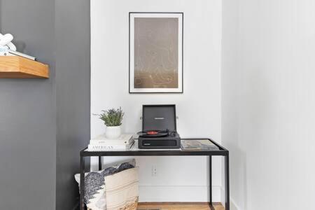 The Hadley House - Cozy Porch & Fenced In Backyard * Nashville