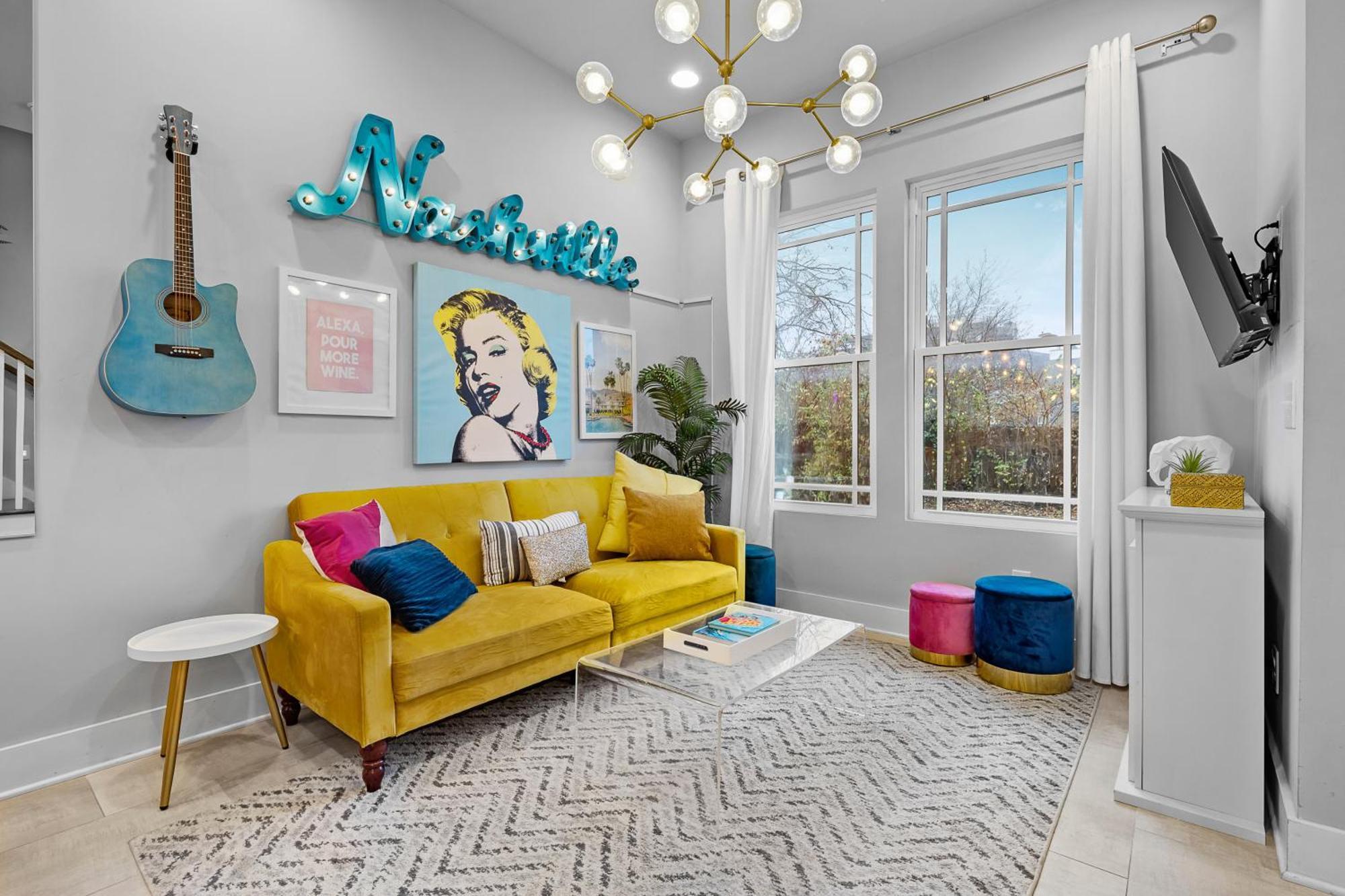 Stylish Heights Townhome Apartment