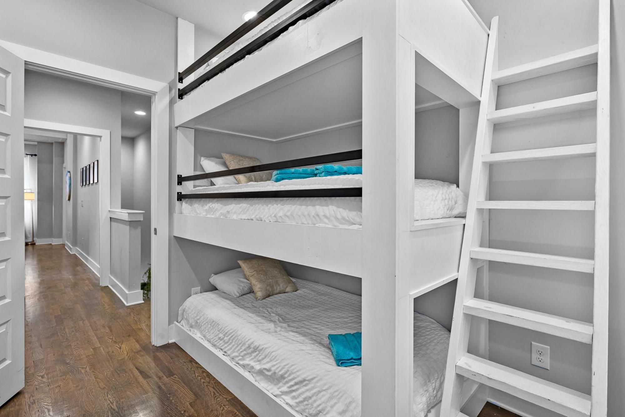 Stylish Heights Townhome * Nashville