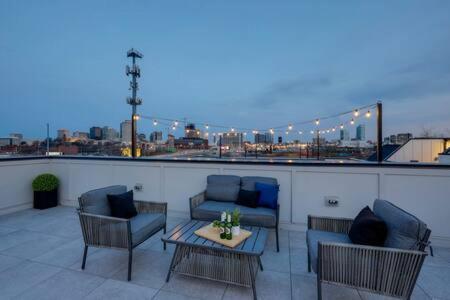 Holiday home The Ireland - Rooftop Views, 9 Mins To Broadway Nashville