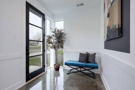 The Ireland - Rooftop Views, 9 Mins To Broadway Holiday home