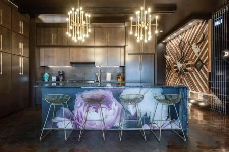 Large Rooftop, Murals, Skyline Views, Five Mins To Stadium Less Than 10 Mins To 5 Points And Broadway, Rooftop Grill, Garage Spaces And Ample Parking, 24 Hr Hospitality, Great For Groups