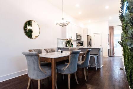 The Ludlow - Chic Rooftop & Peloton, Walk To Eats Nashville