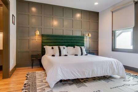 Comfy East For 10