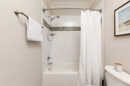 The Belmont House - Walk To 12 South