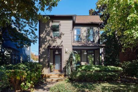 Holiday home The Shelby - Enchanting Modern Min From Dt Nashville