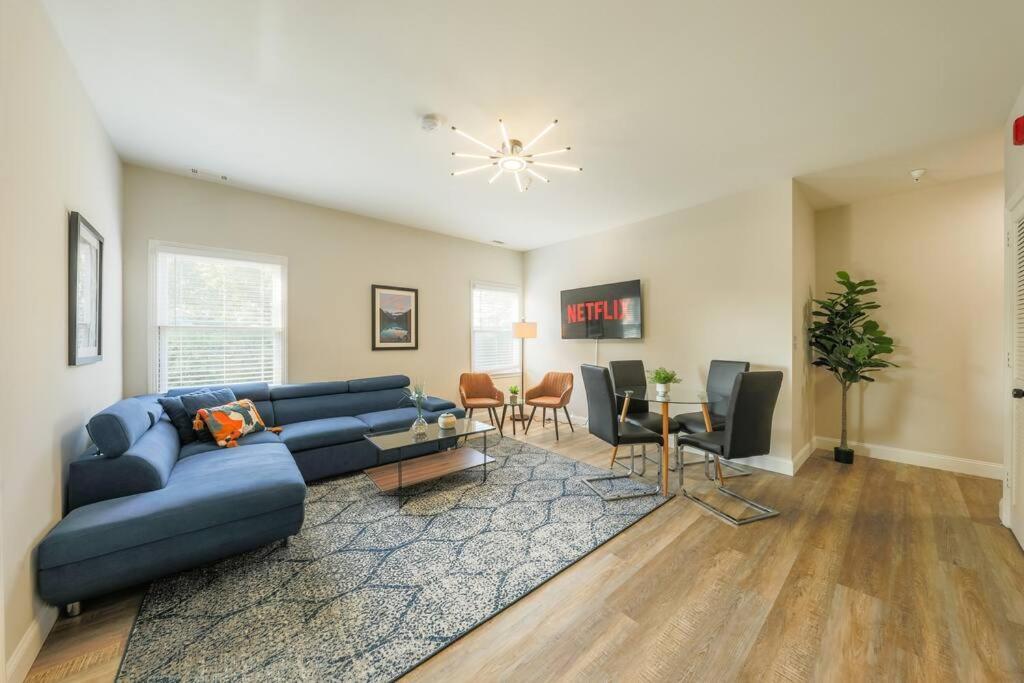 Luxury 2br King Beds With Optional Parking Near Vanderbilt & Broadway * Nashville