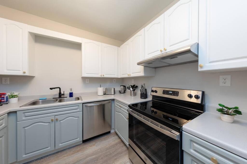 Apartment Modern 1br With King Bed And Optional Parking Near Broadway And The Gulch