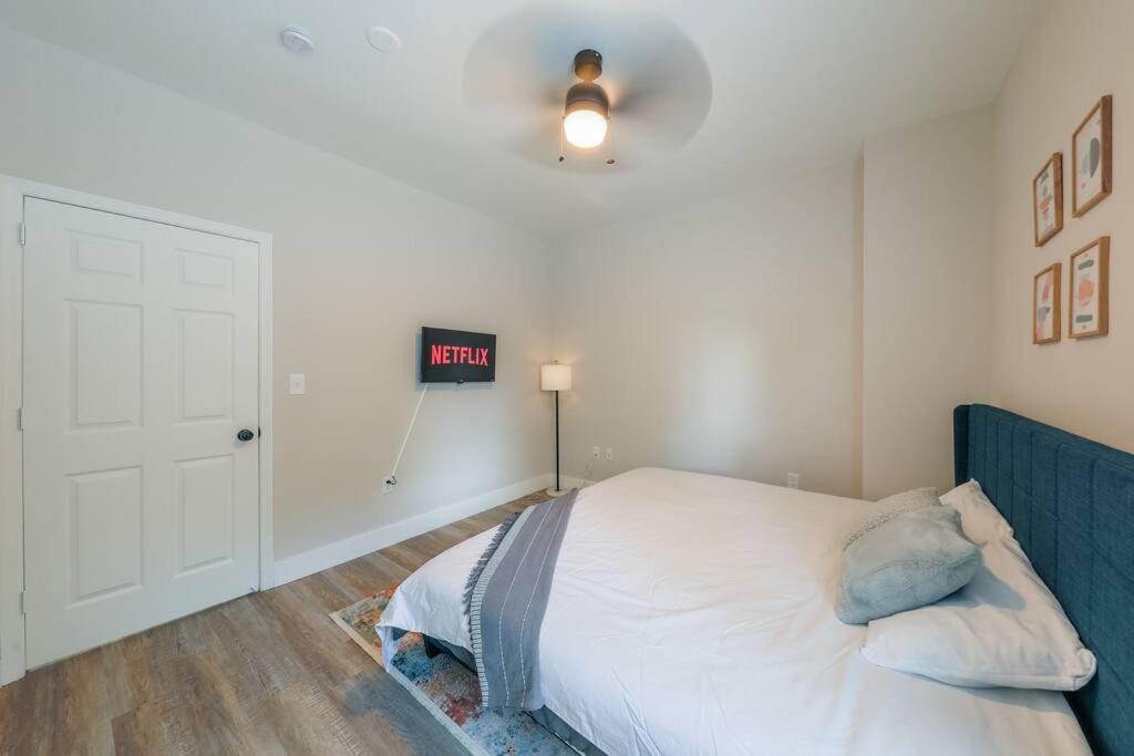 Minutes To Broadway- King Bed And Optional Garage Parking Nashville