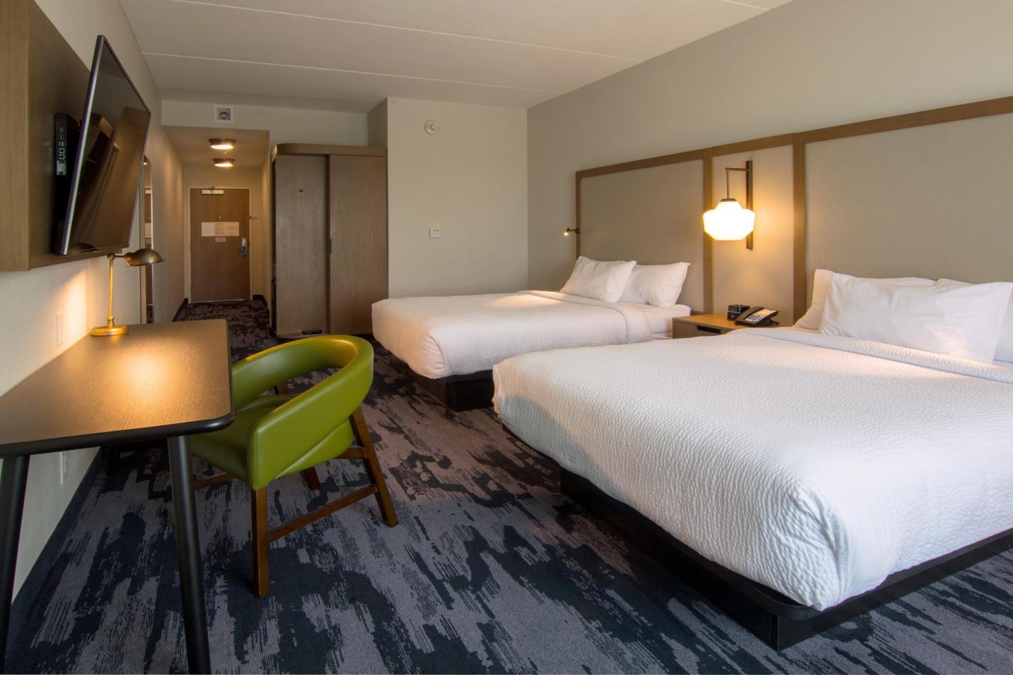 Hotel Fairfield & By Marriott Airport