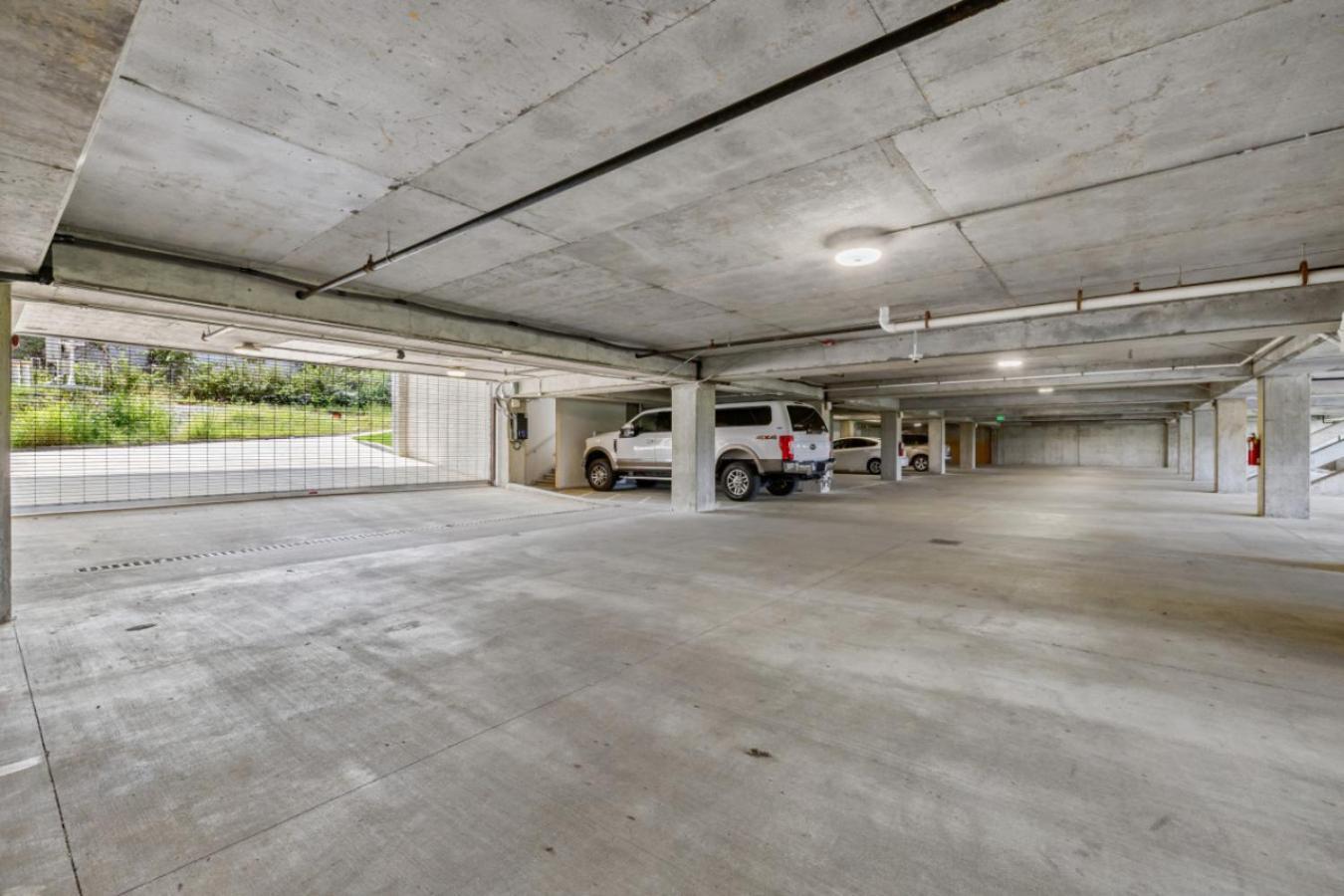 River View, Central, Elevator, Private Parking * Nashville