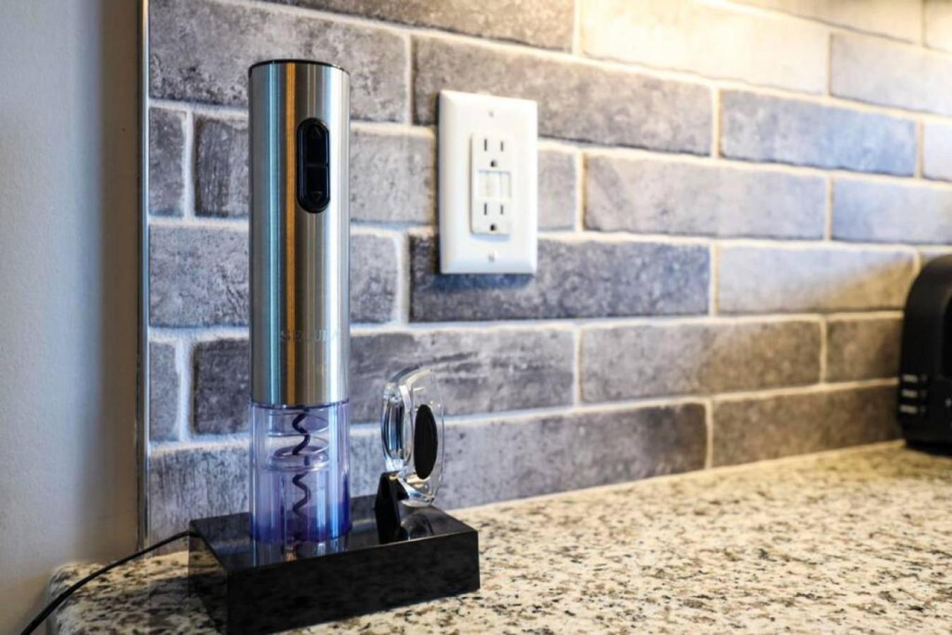 Holiday home Weho Home, Geodis Park, Mini-golf, Arcade, 10min To Downtown! Sleeps 10! *