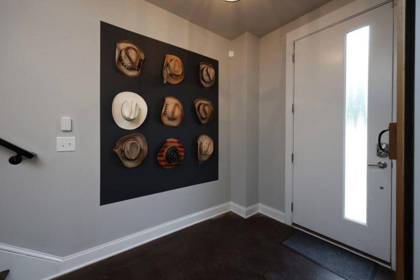 Weho Home, Geodis Park, Mini-golf, Arcade, 10min To Downtown! Sleeps 10! Holiday home *