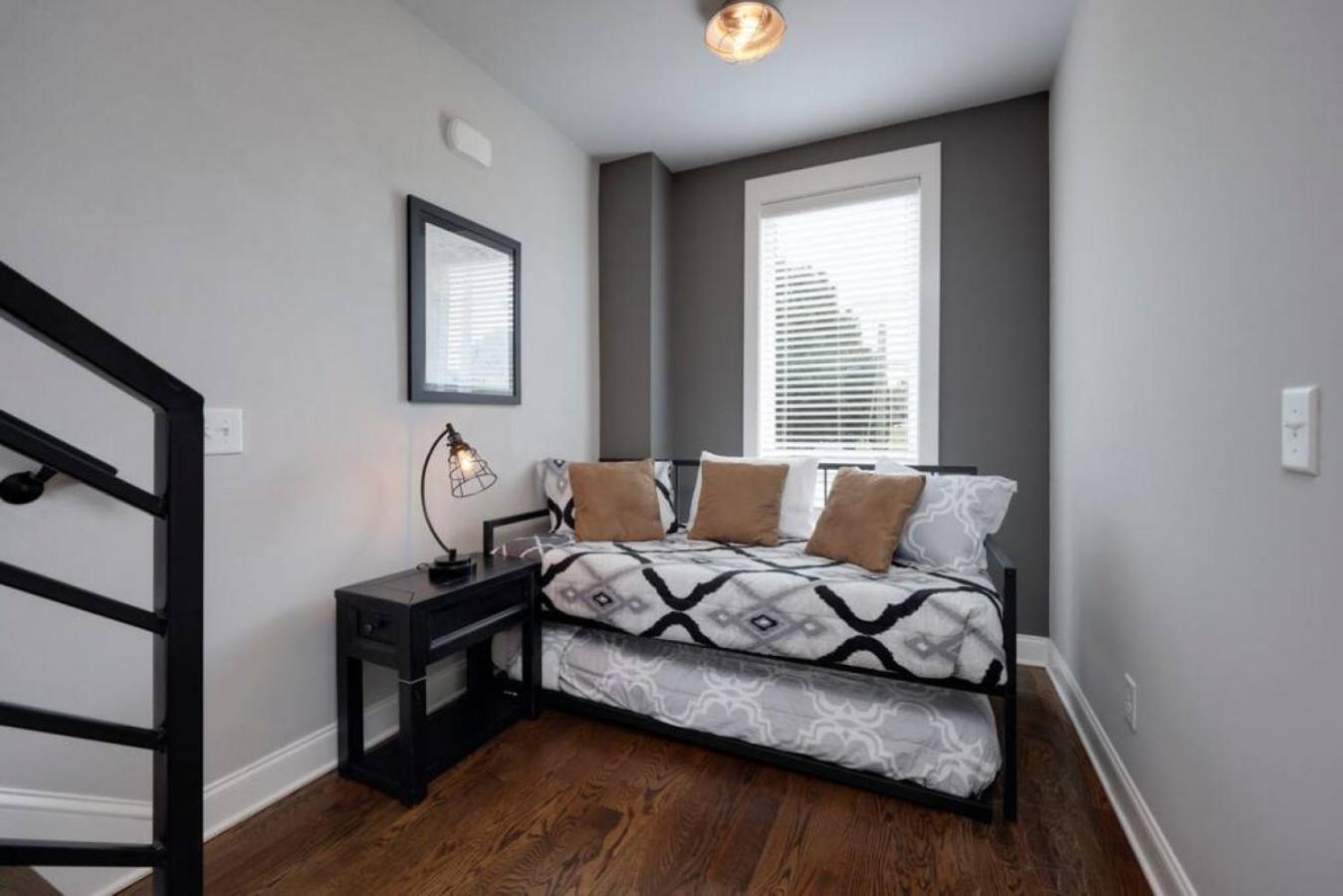 Holiday home Weho Home, Geodis Park, Mini-golf, Arcade, 10min To Downtown! Sleeps 10! *