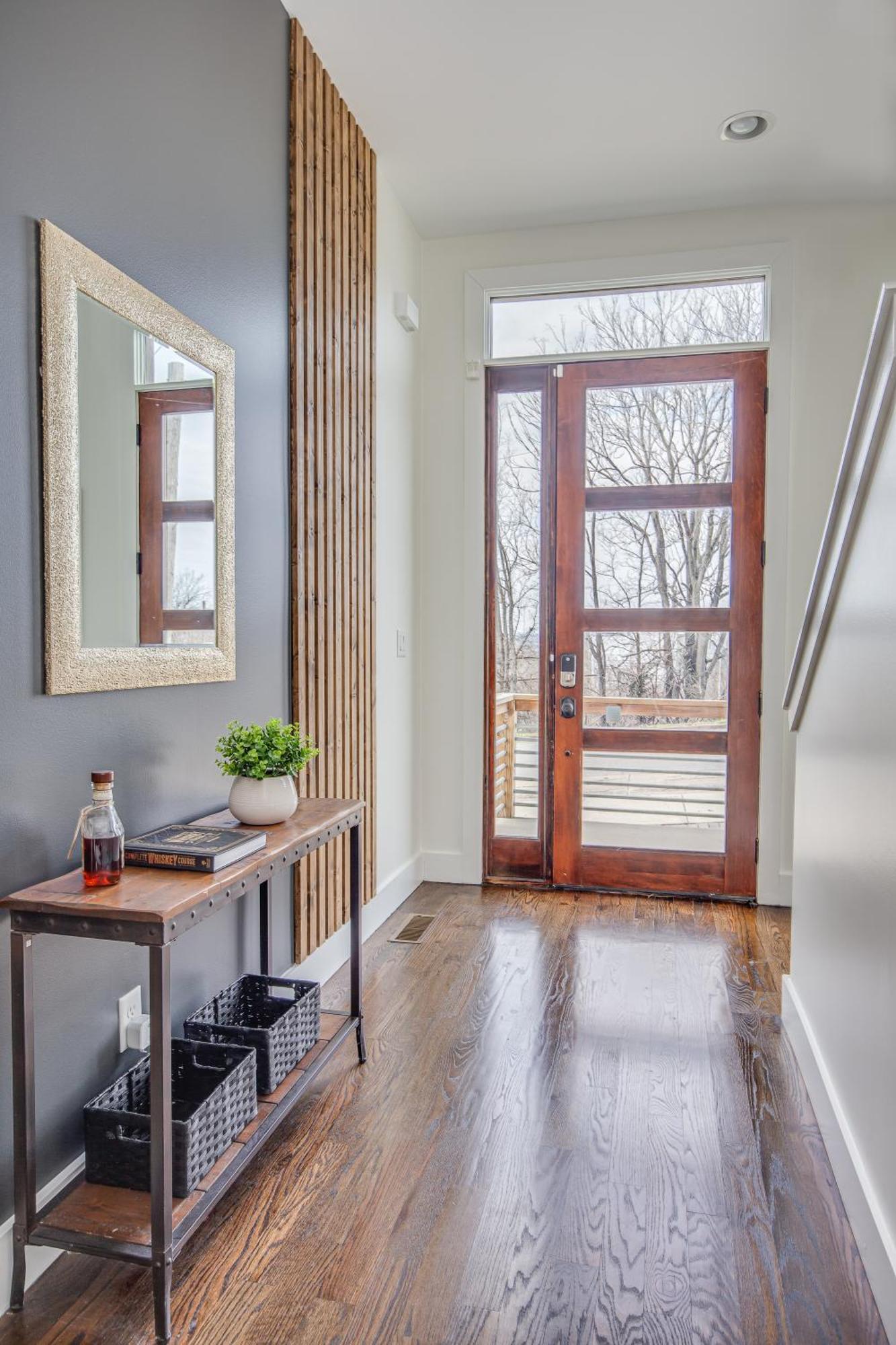 Whiskey House With Rooftop Golf, Views! 8min To Downtown! Sleeps 9!