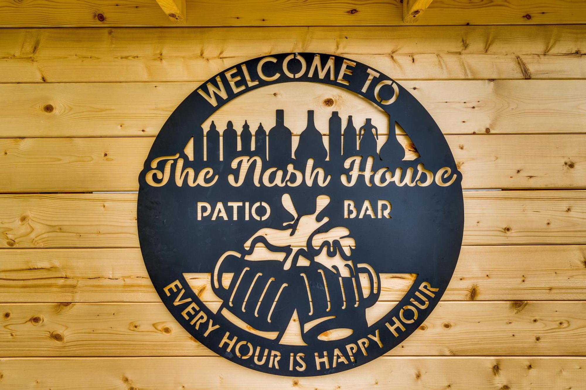 Nash House & Bars Of Broadway With Hot Tub, Rooftop Bar And Views! 8min Downtown! Sleeps 12! Nashville