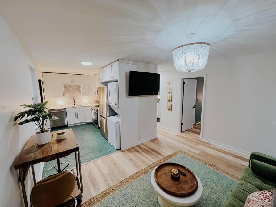 Dreami East - 2br Retreat With Cozy Patio And Mini Golf