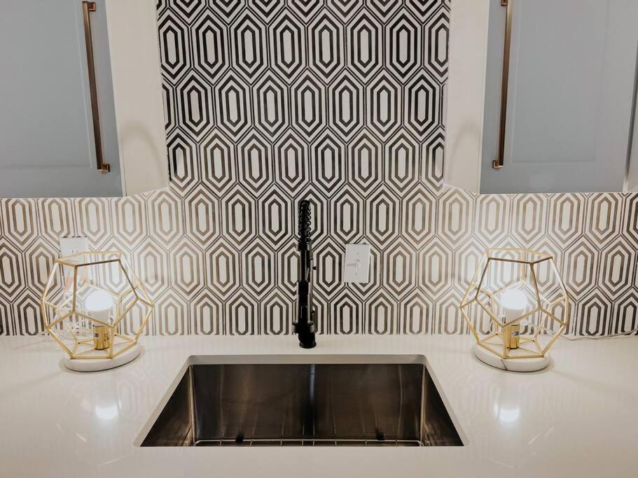 Dreami East - 2br Retreat With Cozy Patio And Mini Golf