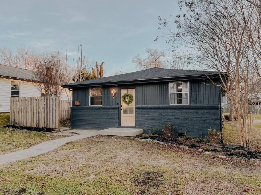 Dreami East - 2br Retreat With Cozy Patio And Mini Golf Apartment