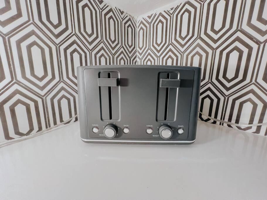 Dreami East - 2br Retreat With Cozy Patio And Mini Golf